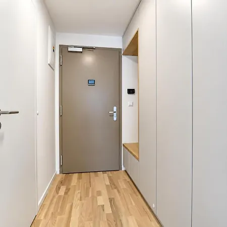 Lam Oak - Ac - Free Parking - Balcony *